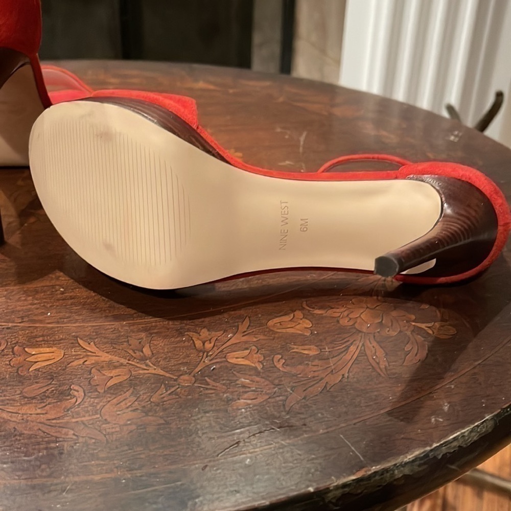 Nine West ⭐️red suede shoes - Picture 4 of 5